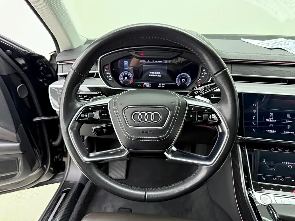 AUDI A8