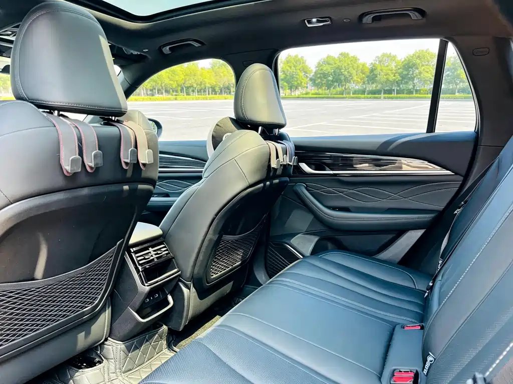 Geely Xingyue L — миниатюра 10