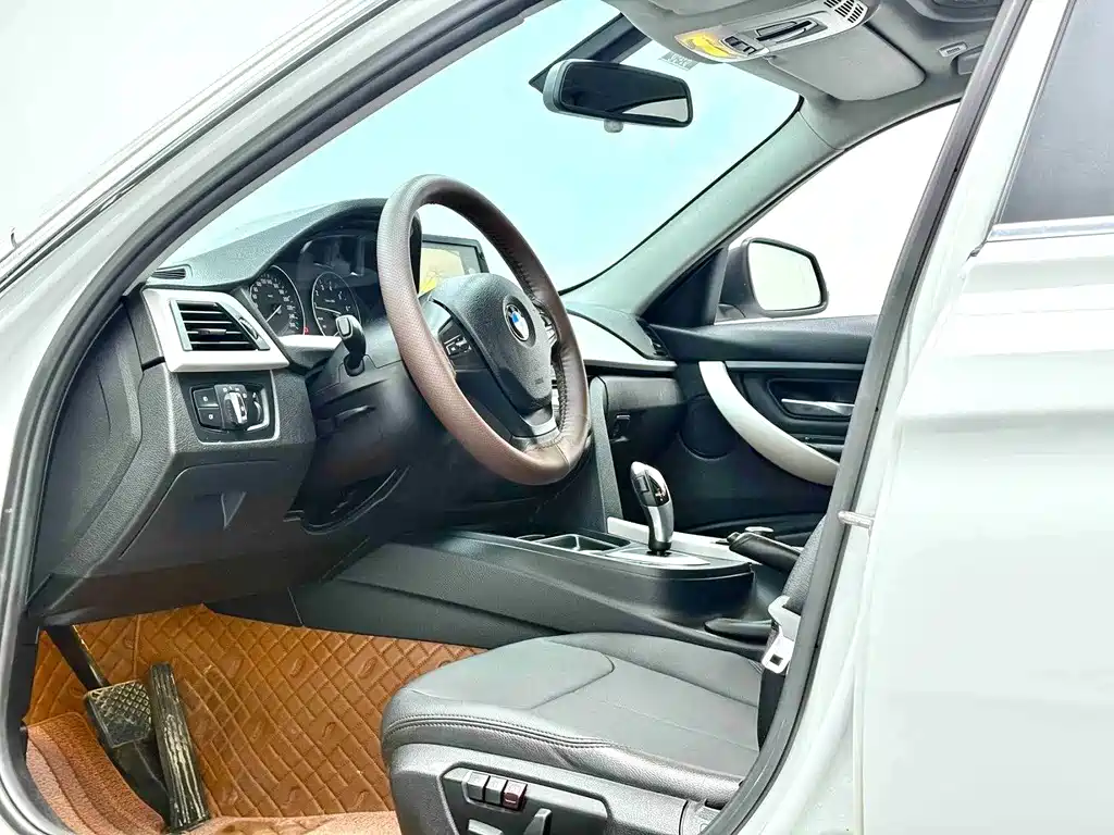 BMW 3 Series — миниатюра 6