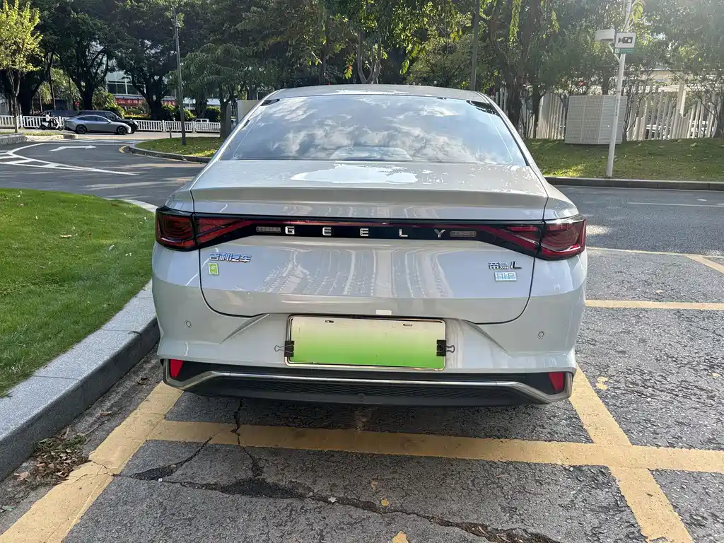 Geely L HiP — миниатюра 5