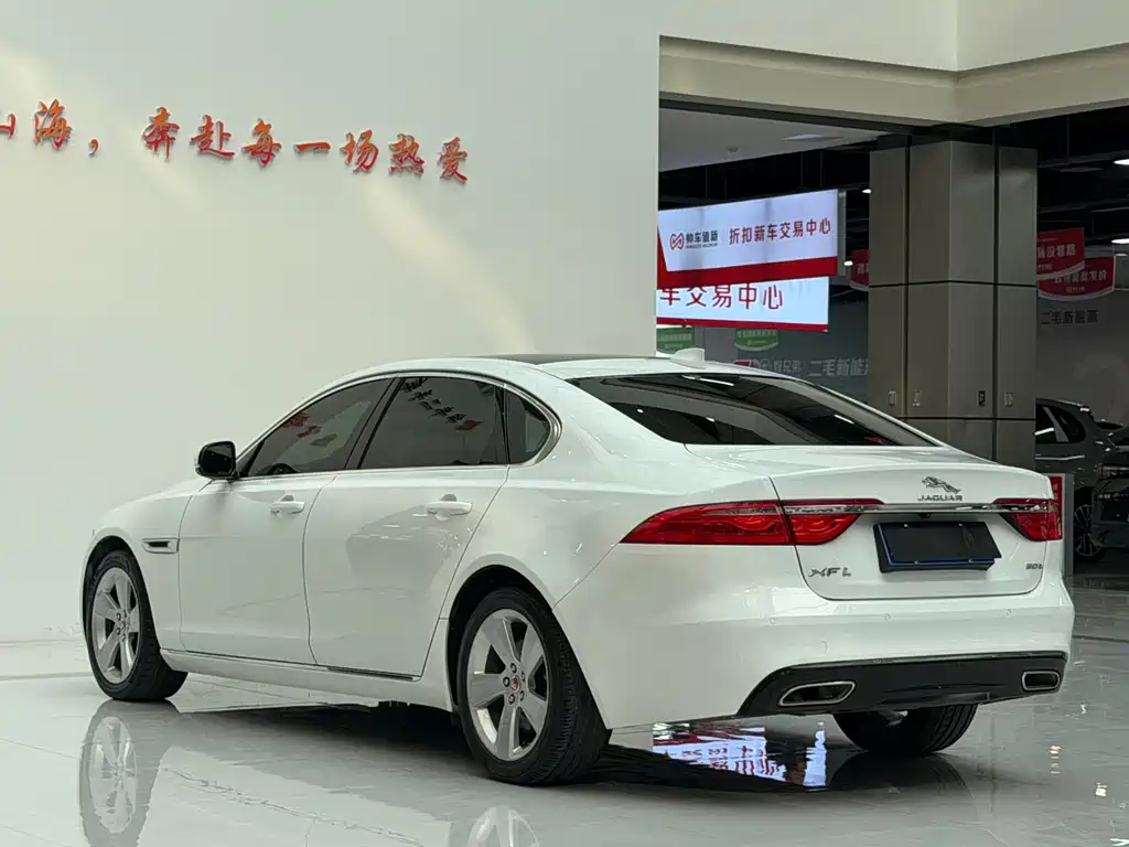 Jaguar XFL — миниатюра 7