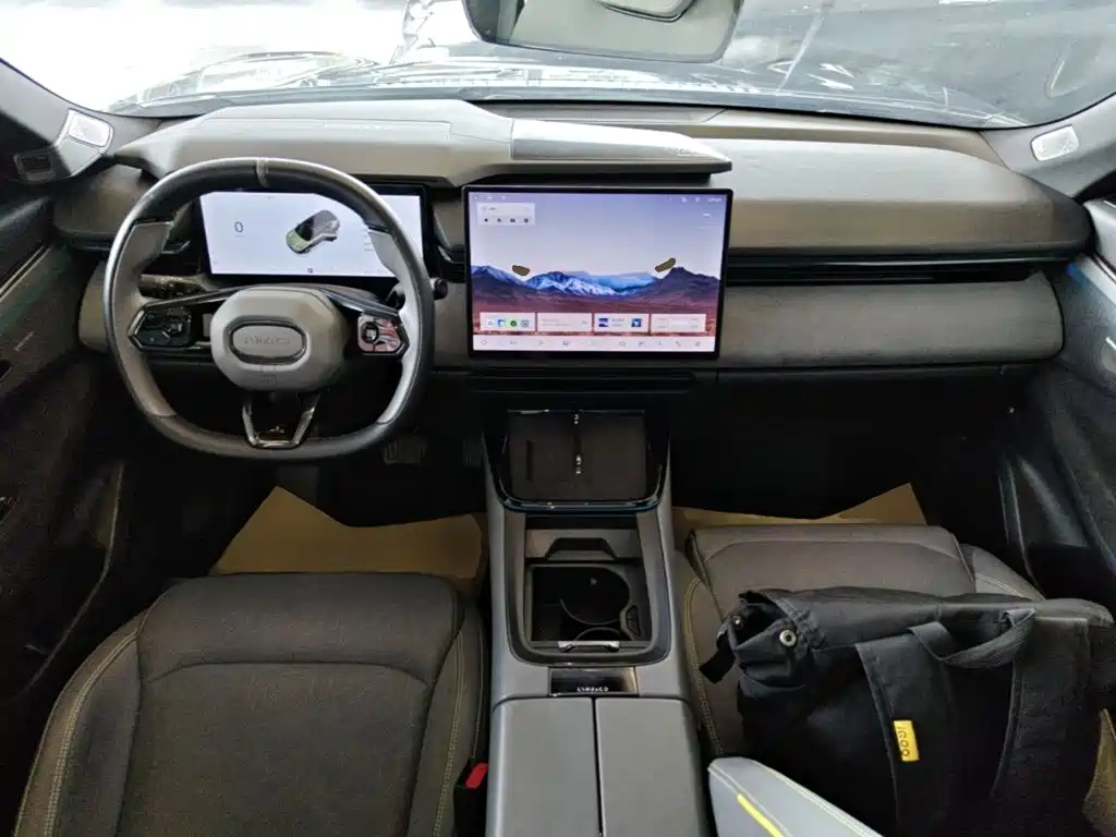 Lynk & Co 08 EM-P 2023 120km Pro