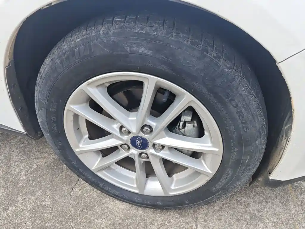 Ford Focus — миниатюра 8