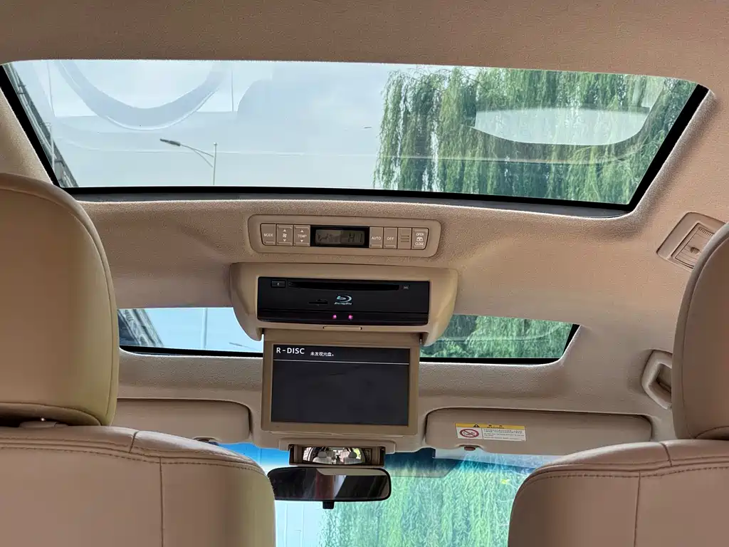 Toyota Previa — миниатюра 19