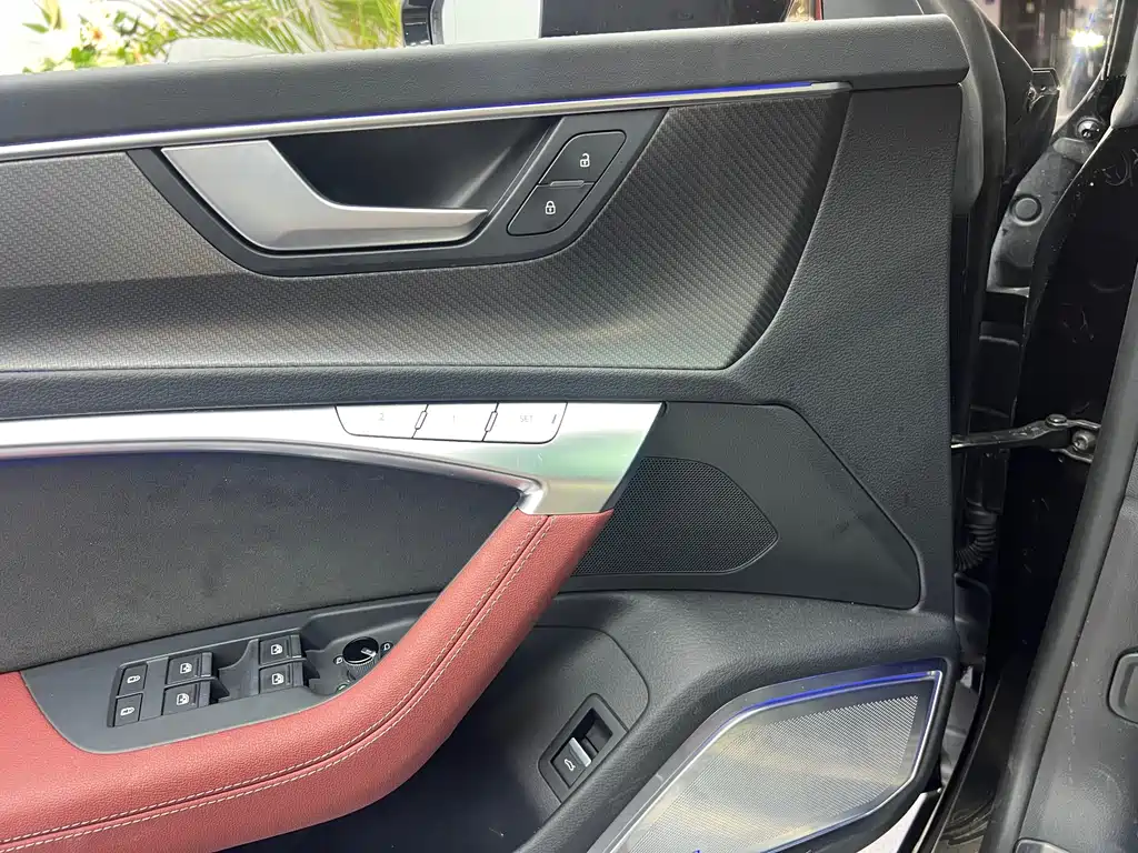 Audi A7L 2024 45 TFSI quattro