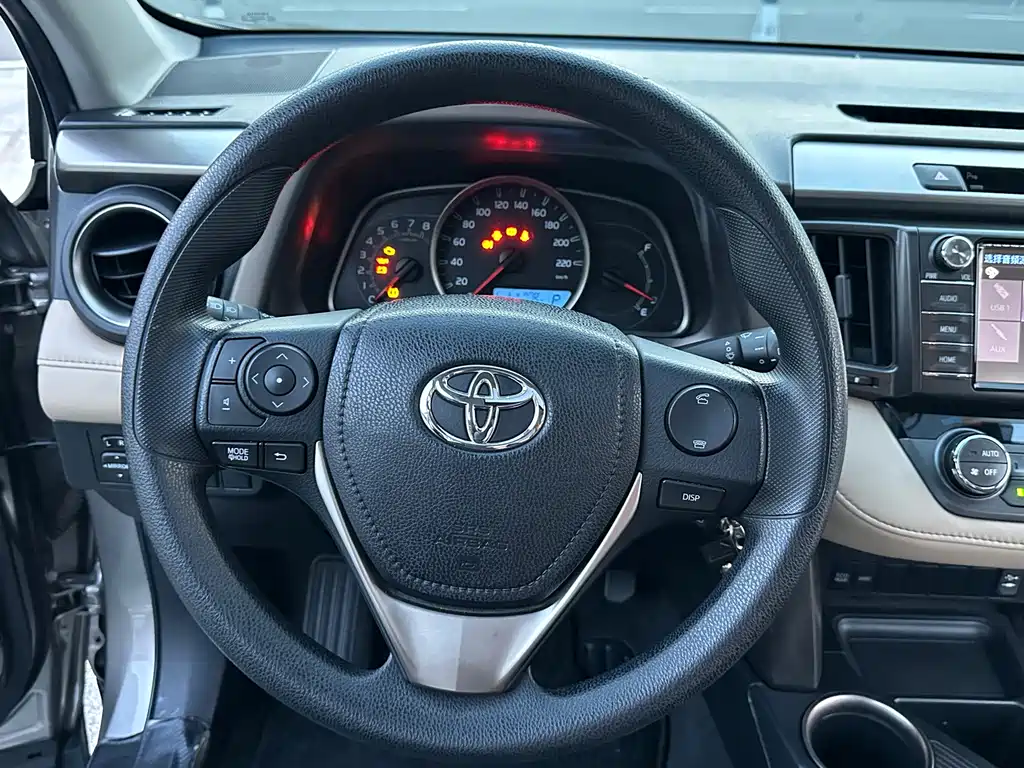 Toyota RAV4 — миниатюра 12