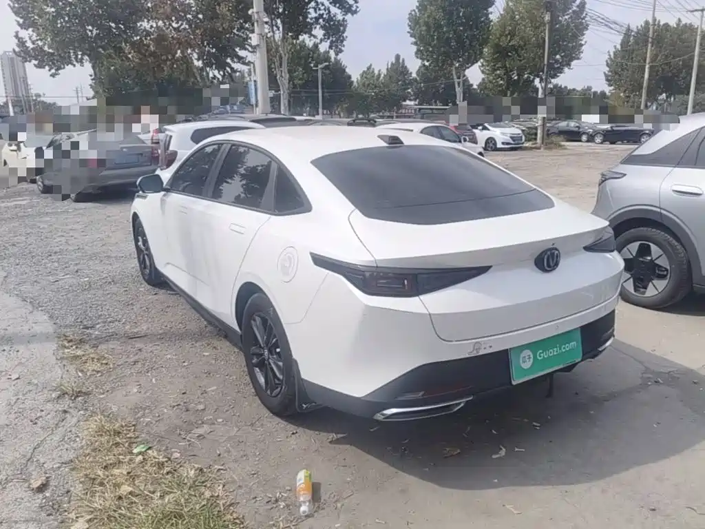 Changan Yida — миниатюра 5
