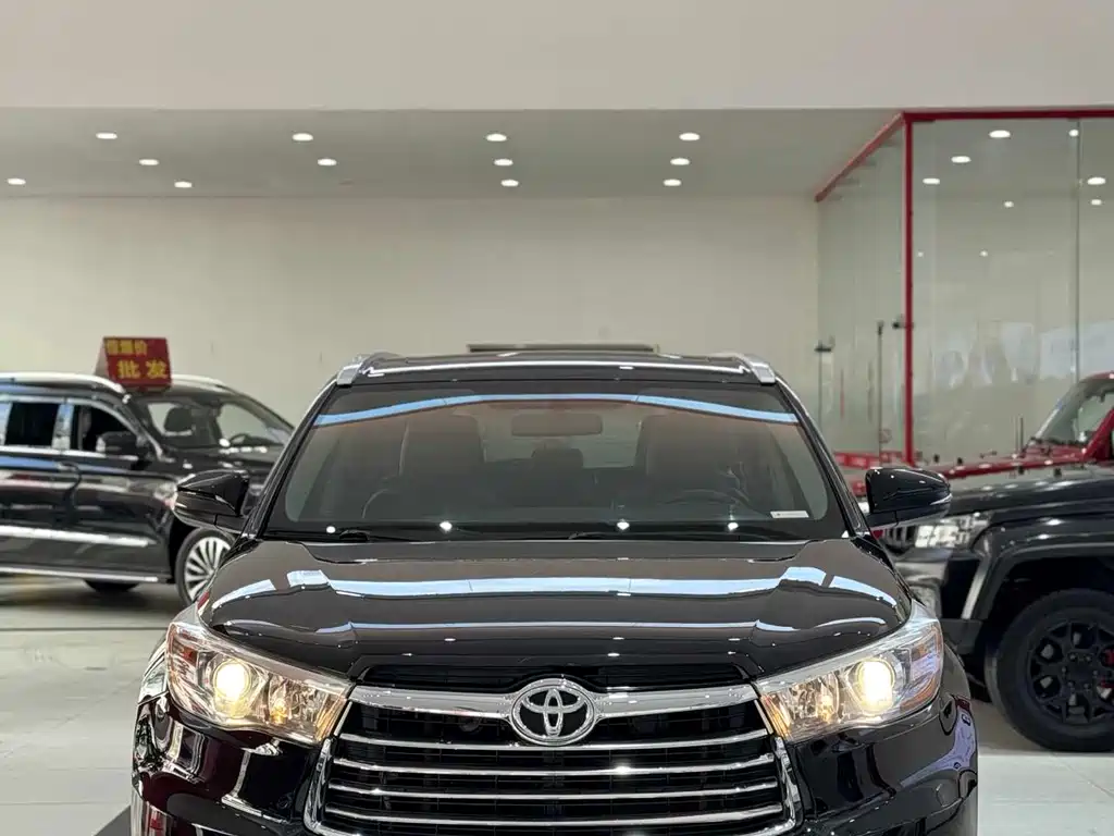TOYOTA HIGHLANDER