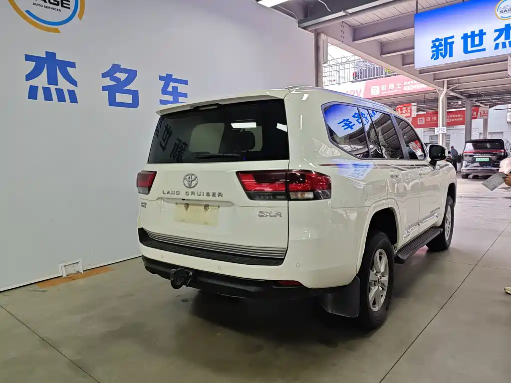 Toyota Land Cruiser — миниатюра 6