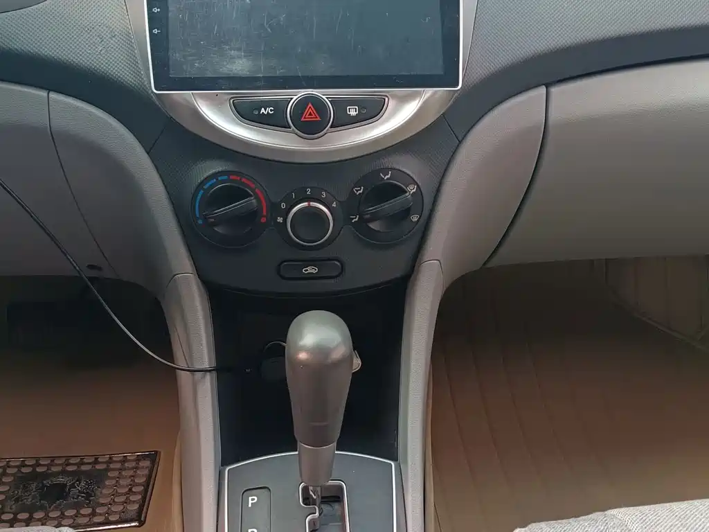 Hyundai Verna — миниатюра 12