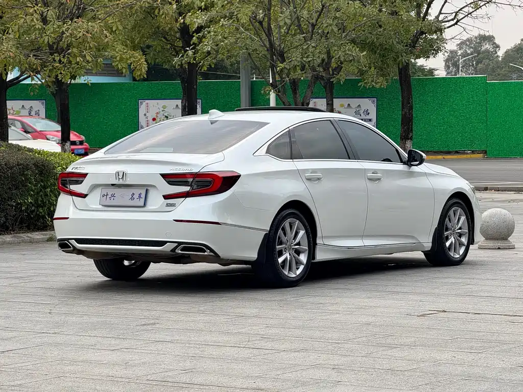 Honda Accord — миниатюра 14