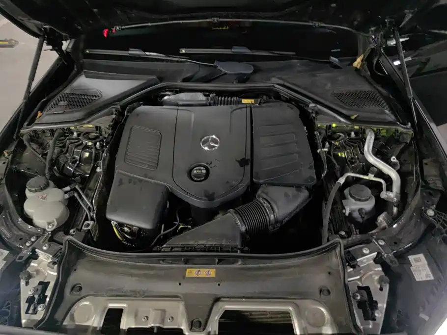 Mercedes-Benz E-Class — миниатюра 10
