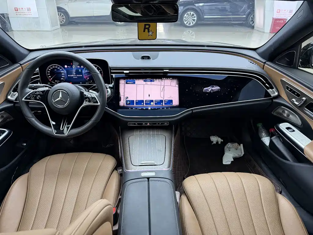 Mercedes-Benz E-Class — миниатюра 5