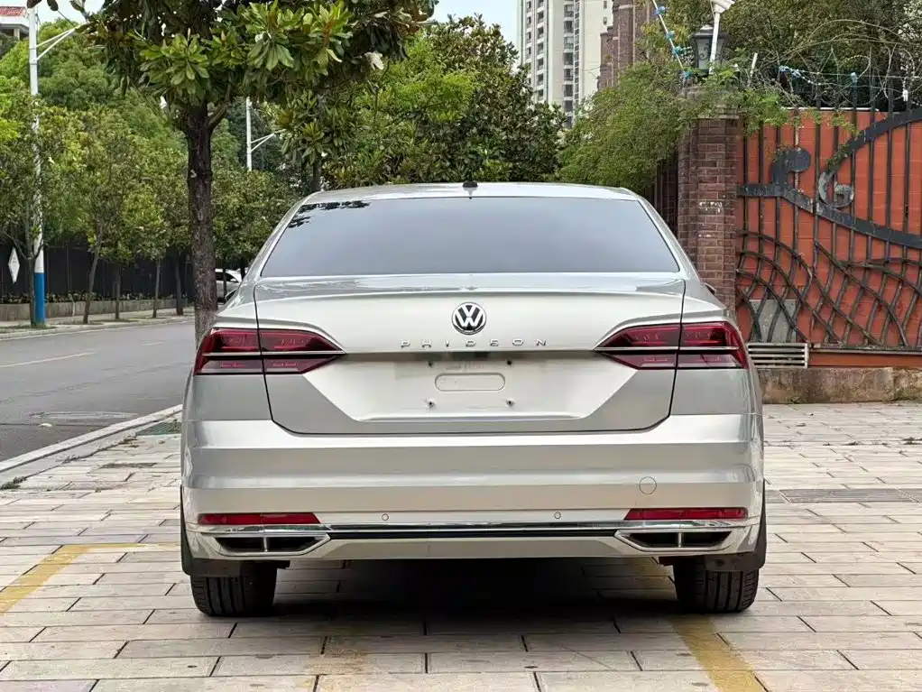 Volkswagen Phideon — миниатюра 8