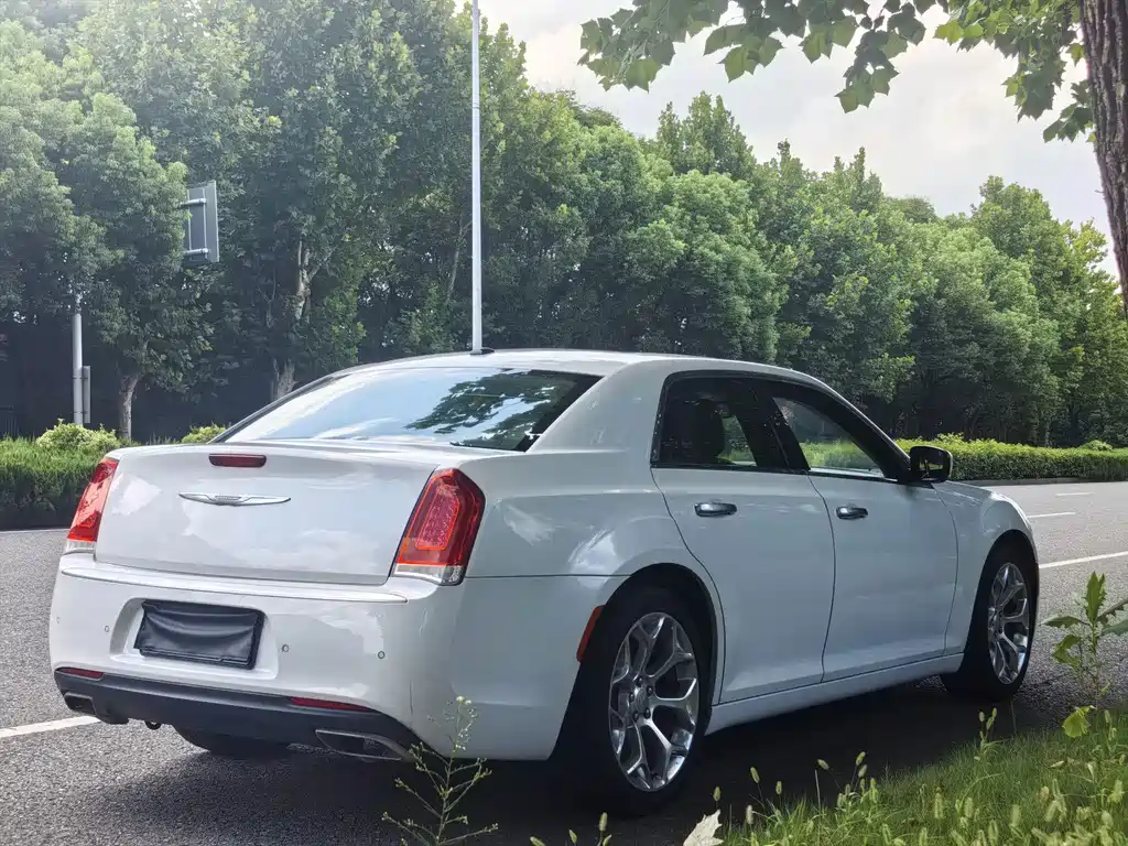 Chrysler 300C — миниатюра 4