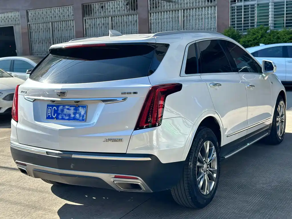 CADILLAC  XT5