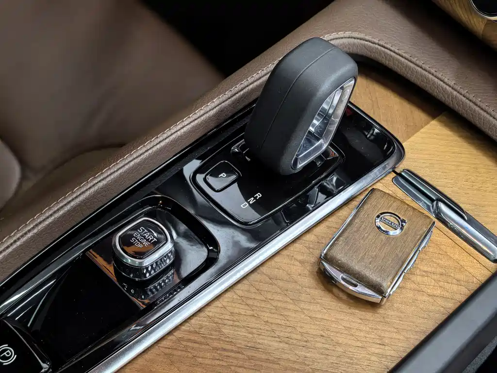 Volvo XC90 — миниатюра 24