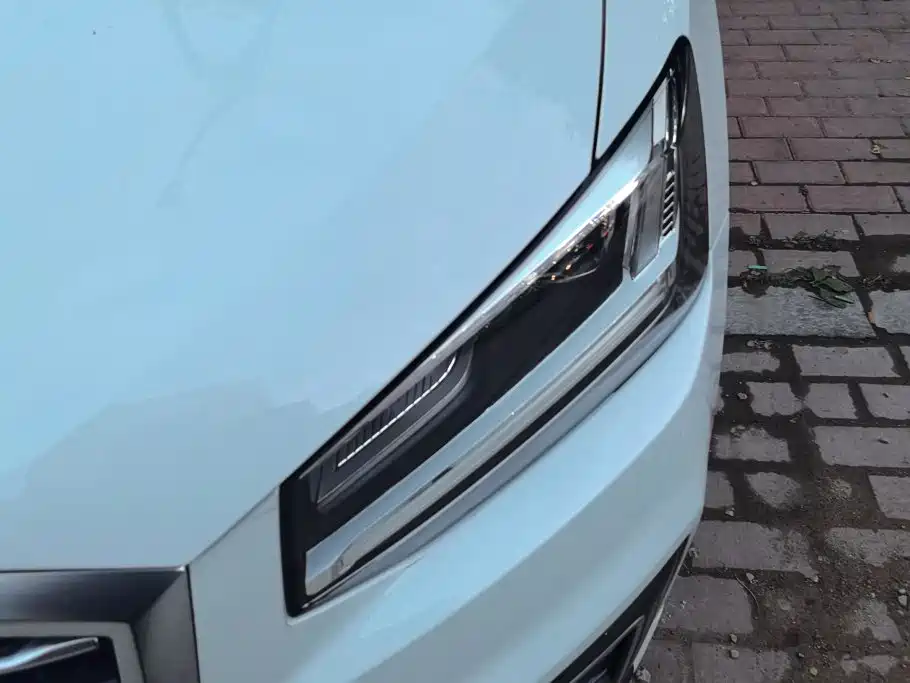 Audi Q2L — миниатюра 5