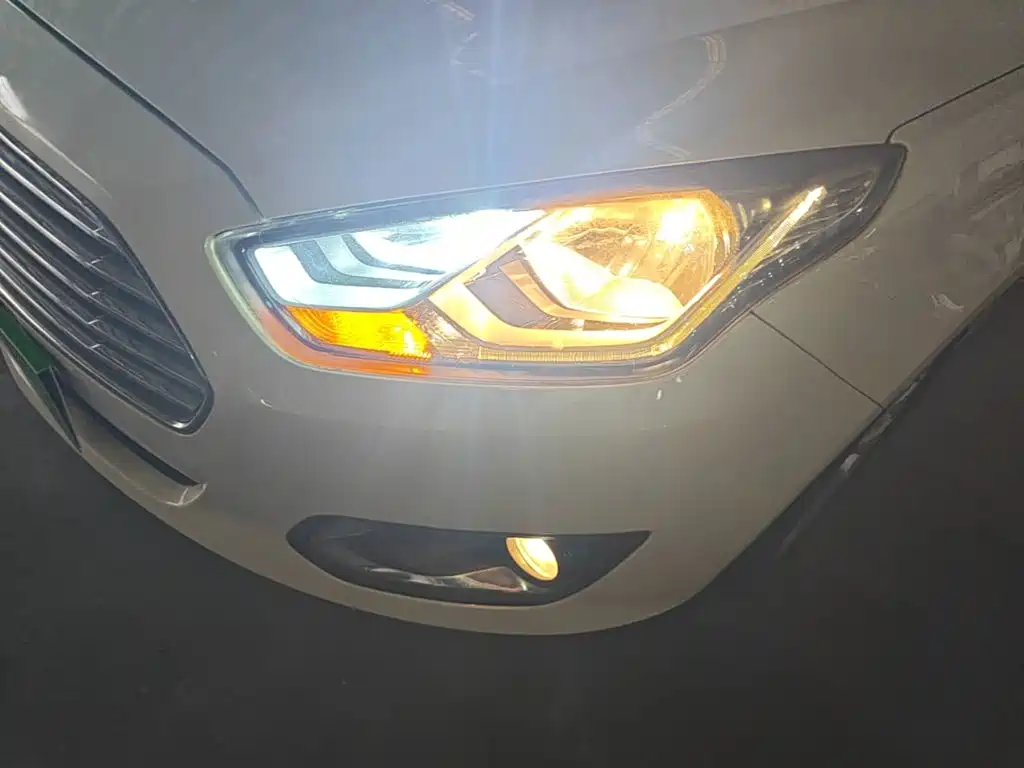Ford Escort — миниатюра 24