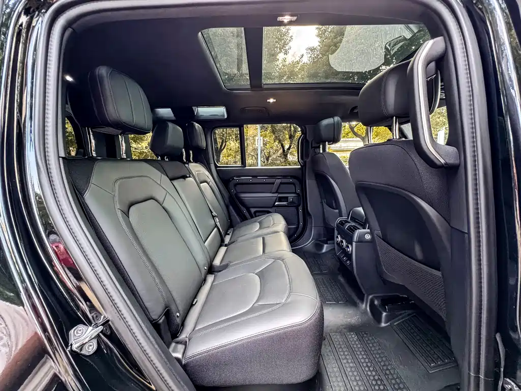 Land Rover Defender — миниатюра 18
