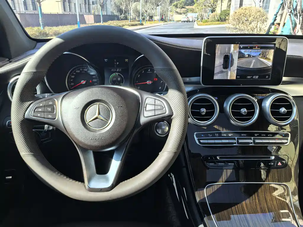 MERCEDES-BENZ GLC