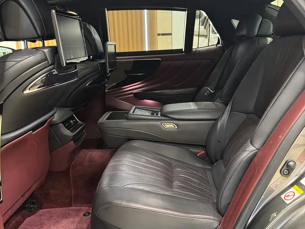 Lexus LS — миниатюра 10
