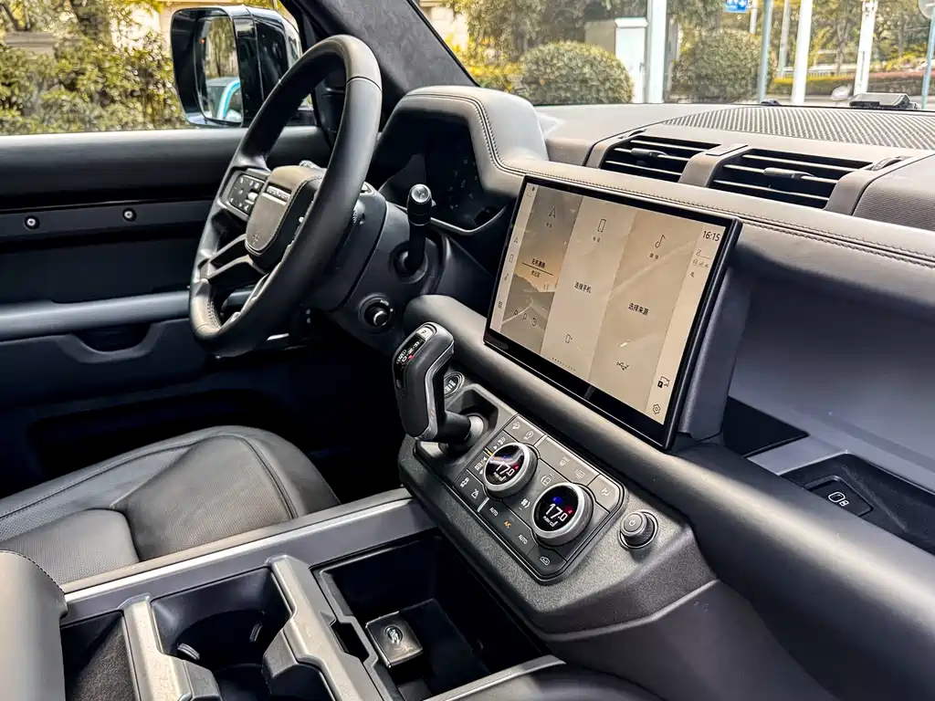 Land Rover Defender — миниатюра 21