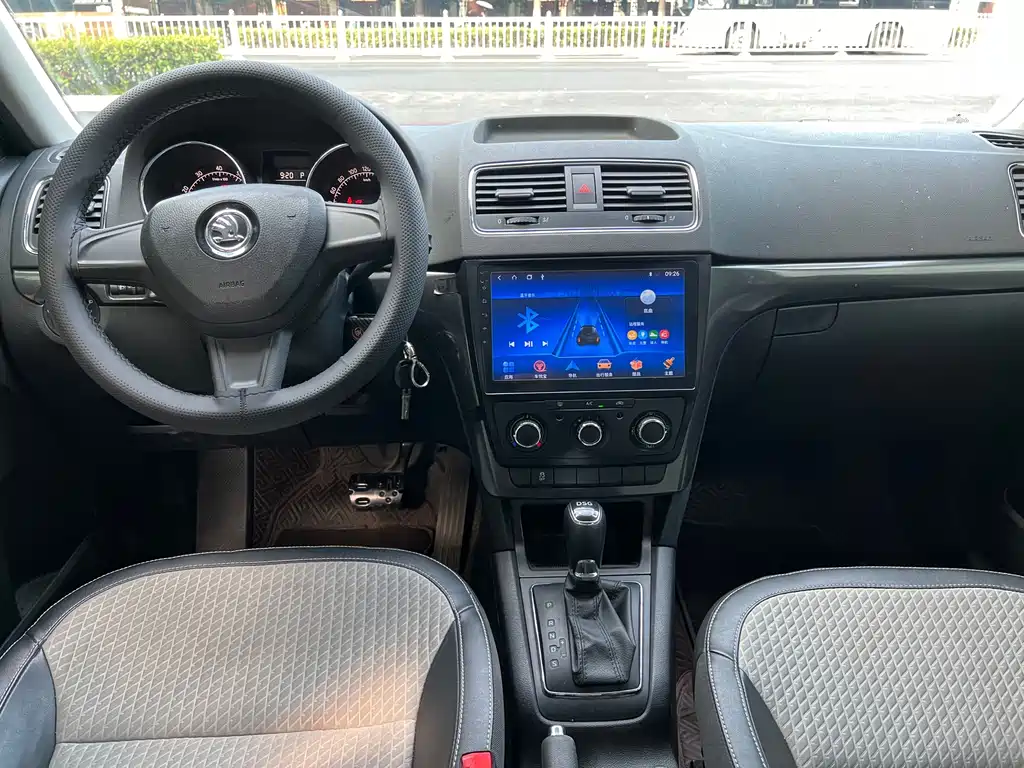 Skoda Yeti — миниатюра 10