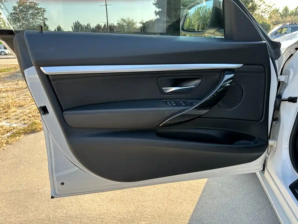 BMW 3 Series GT — миниатюра 13