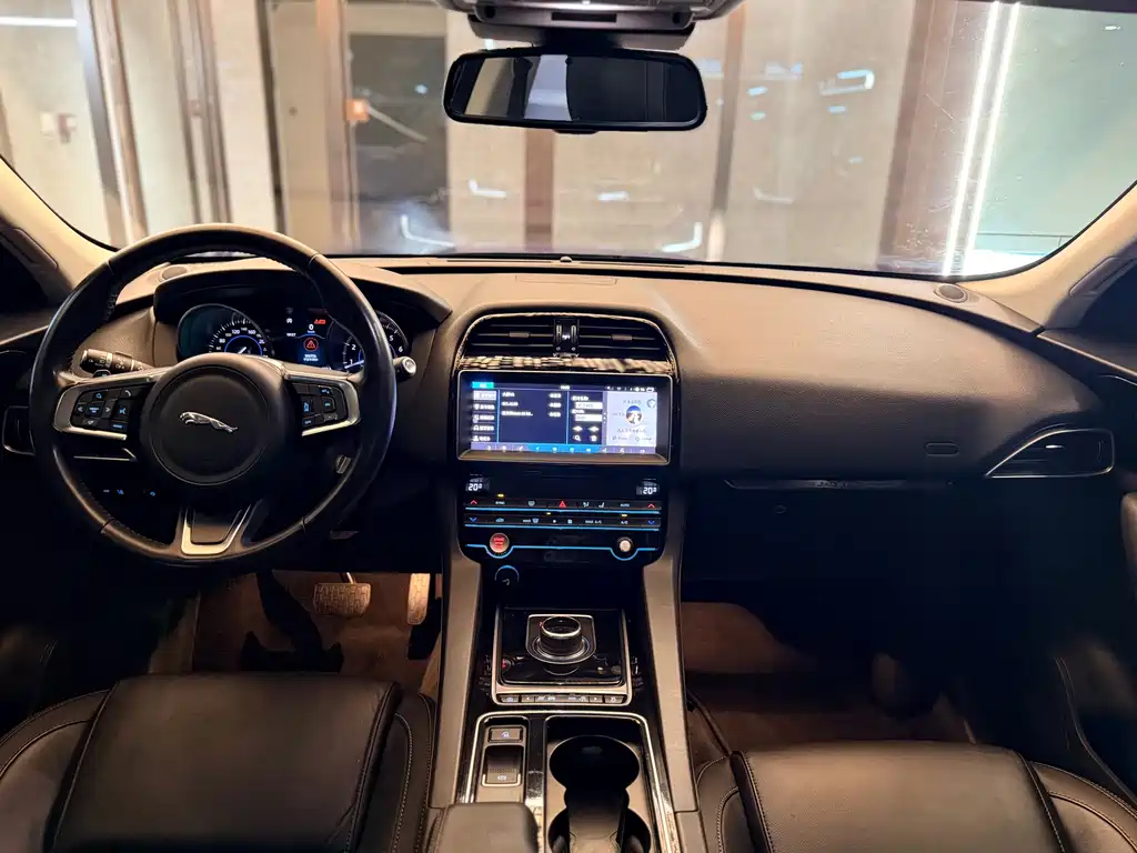 Jaguar F-PACE — миниатюра 13