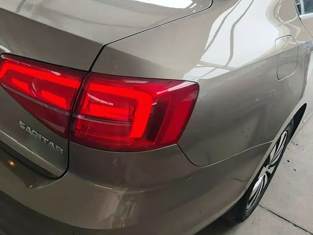 Volkswagen Sagitar — миниатюра 8