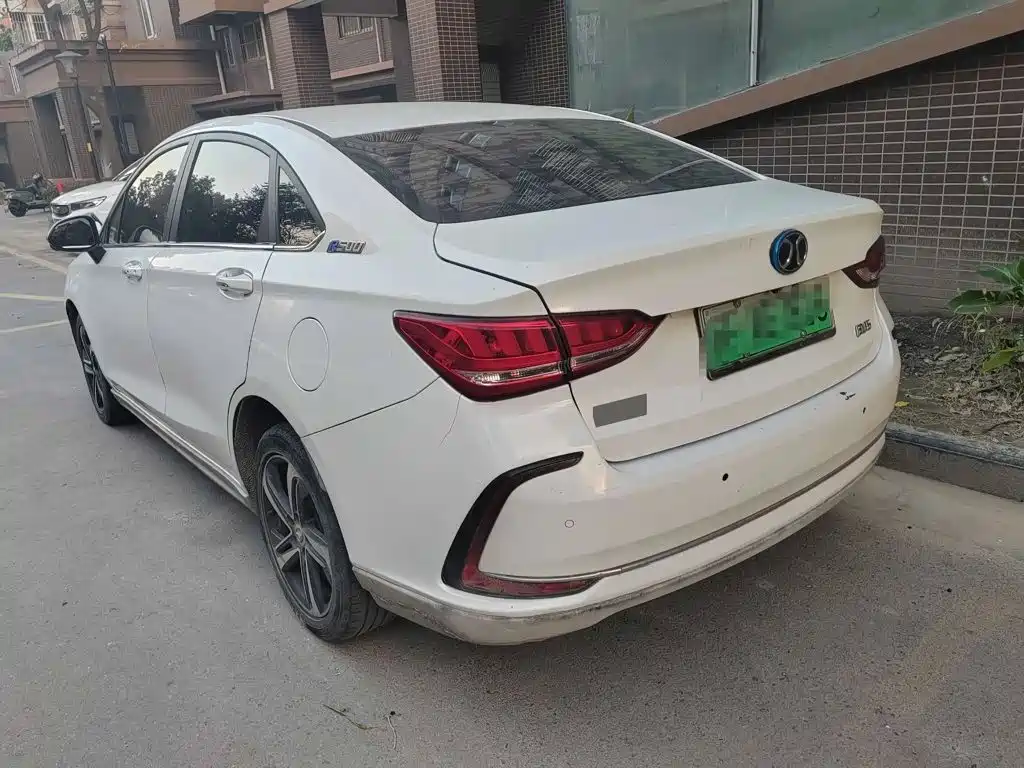 BAIC EU5 — миниатюра 3