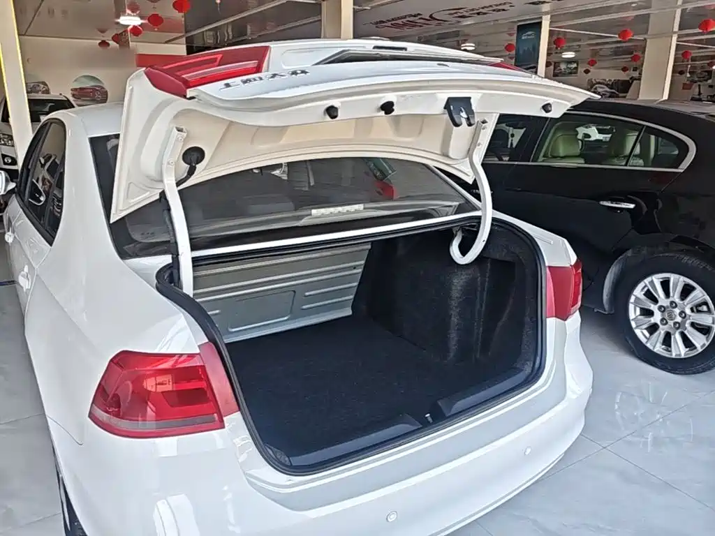 Volkswagen Santana — миниатюра 19