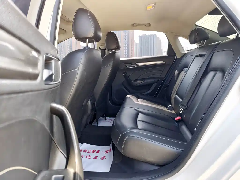 Roewe i6 Classic — миниатюра 10