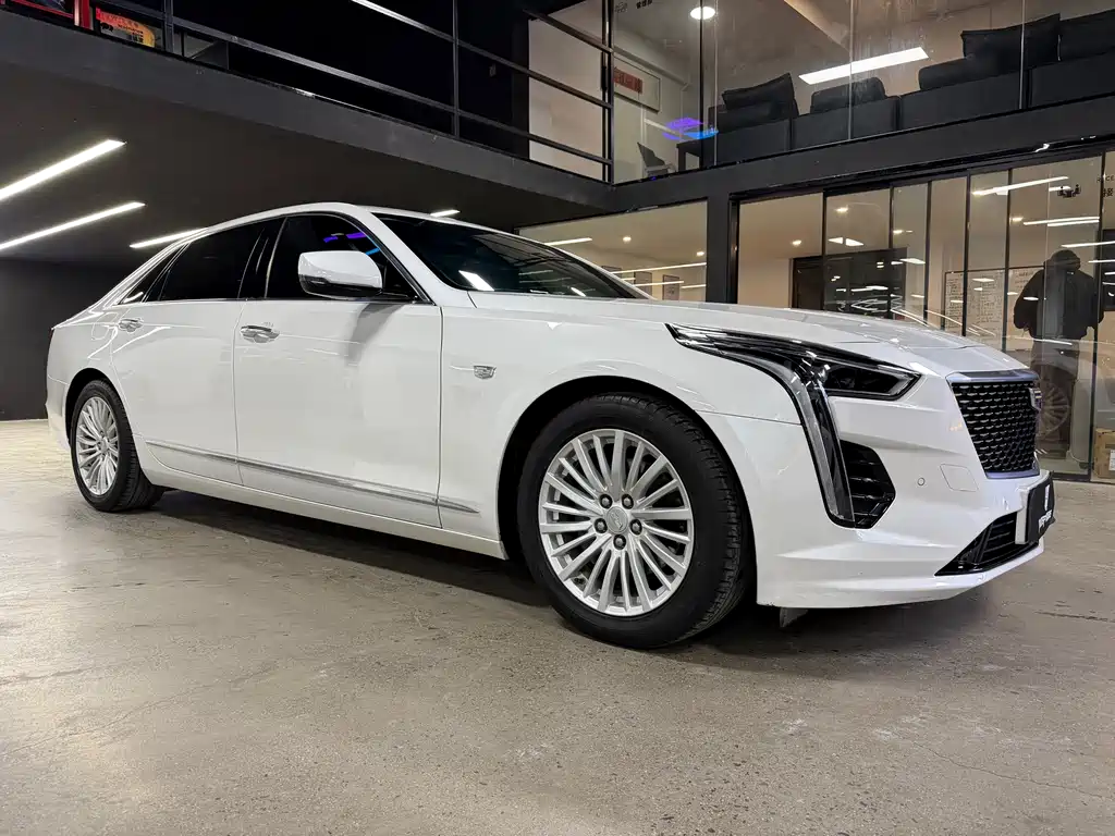 CADILLAC CT6