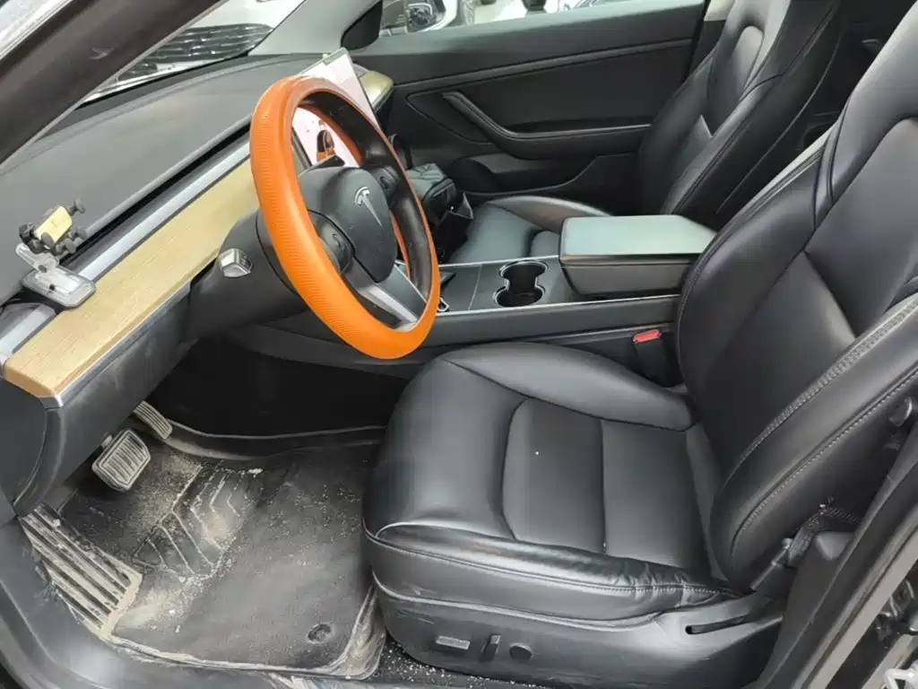 Tesla Model 3 — миниатюра 15