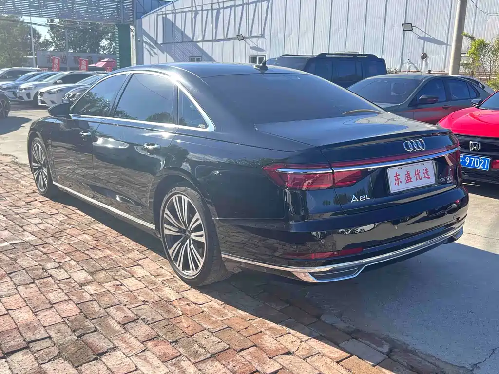 Audi A8 — миниатюра 4