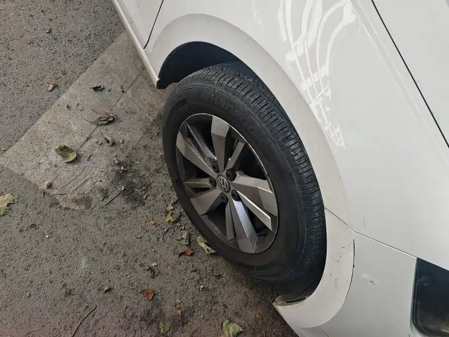 Volkswagen Polo — миниатюра 6