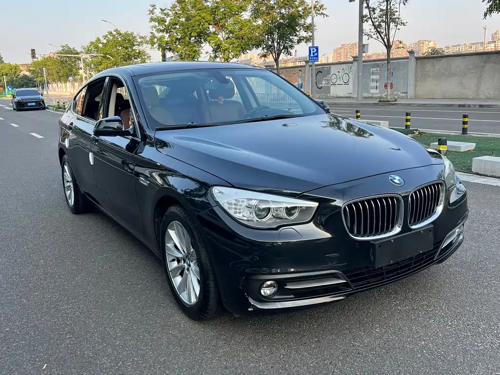 BMW 5 Series GT 5 GT 2014 528i Lead