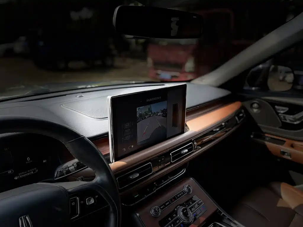 Lincoln Aviator — миниатюра 13