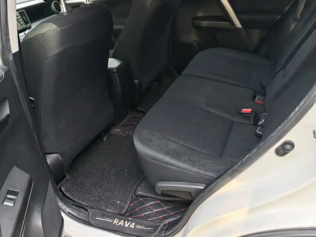 Toyota RAV4 — миниатюра 14