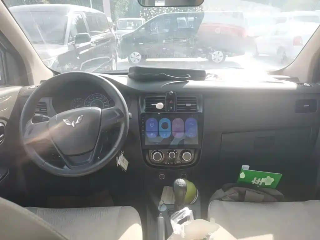 Wuling Rongguang V — миниатюра 10