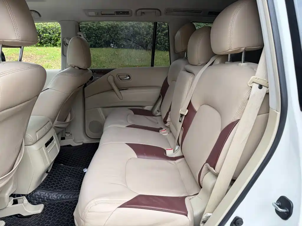 Nissan Patrol — миниатюра 12