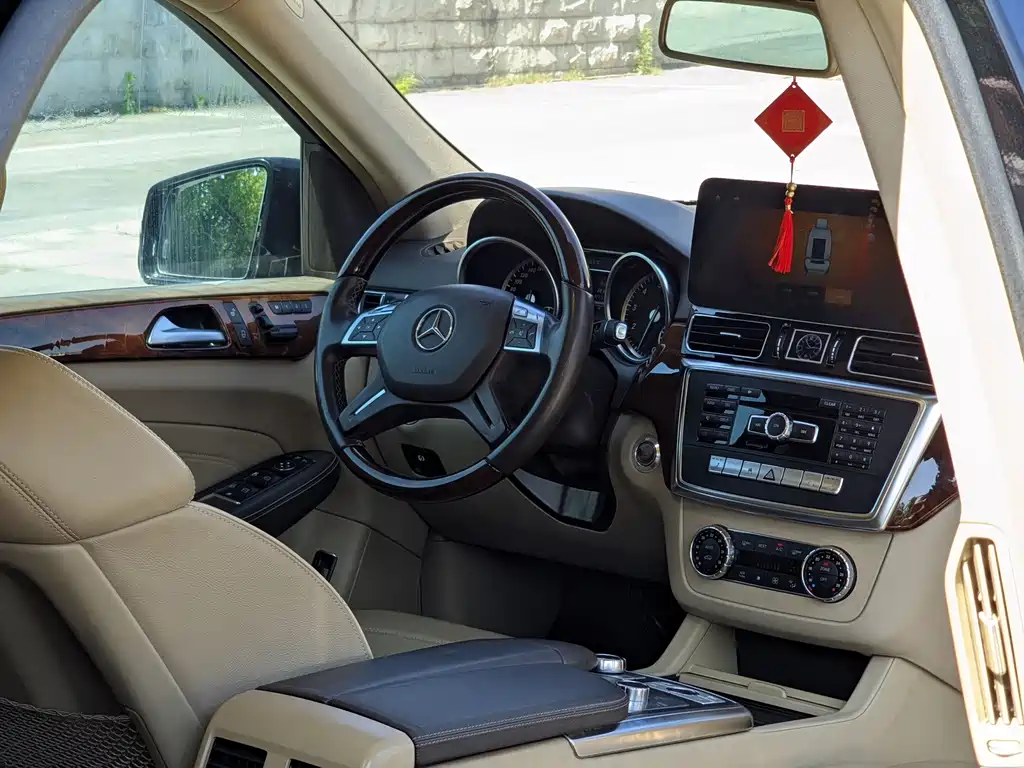 Mercedes-Benz M-Class — миниатюра 4