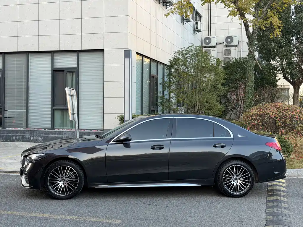 Mercedes-Benz C-Class — миниатюра 4