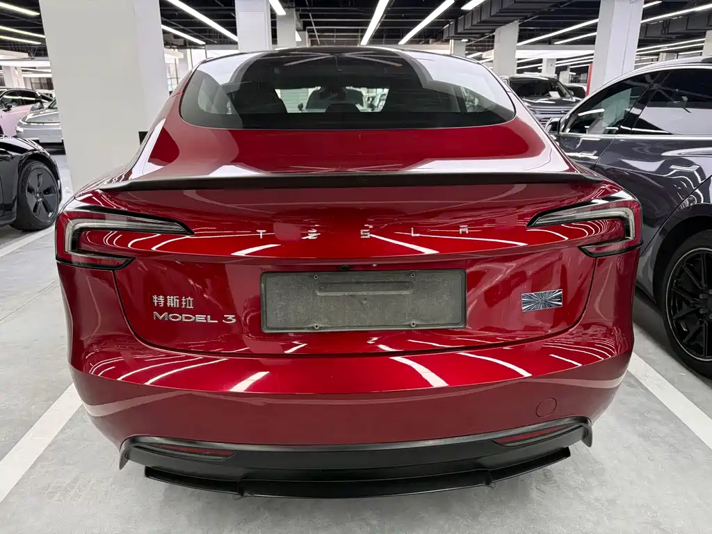 Tesla Model 3 — миниатюра 13