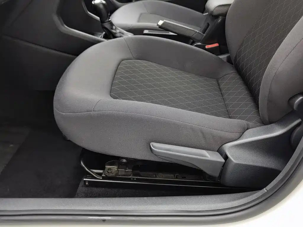 Skoda Rapid — миниатюра 20