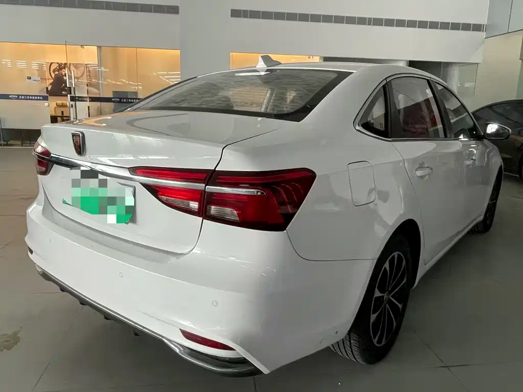 Roewe i6 New Energy — миниатюра 9