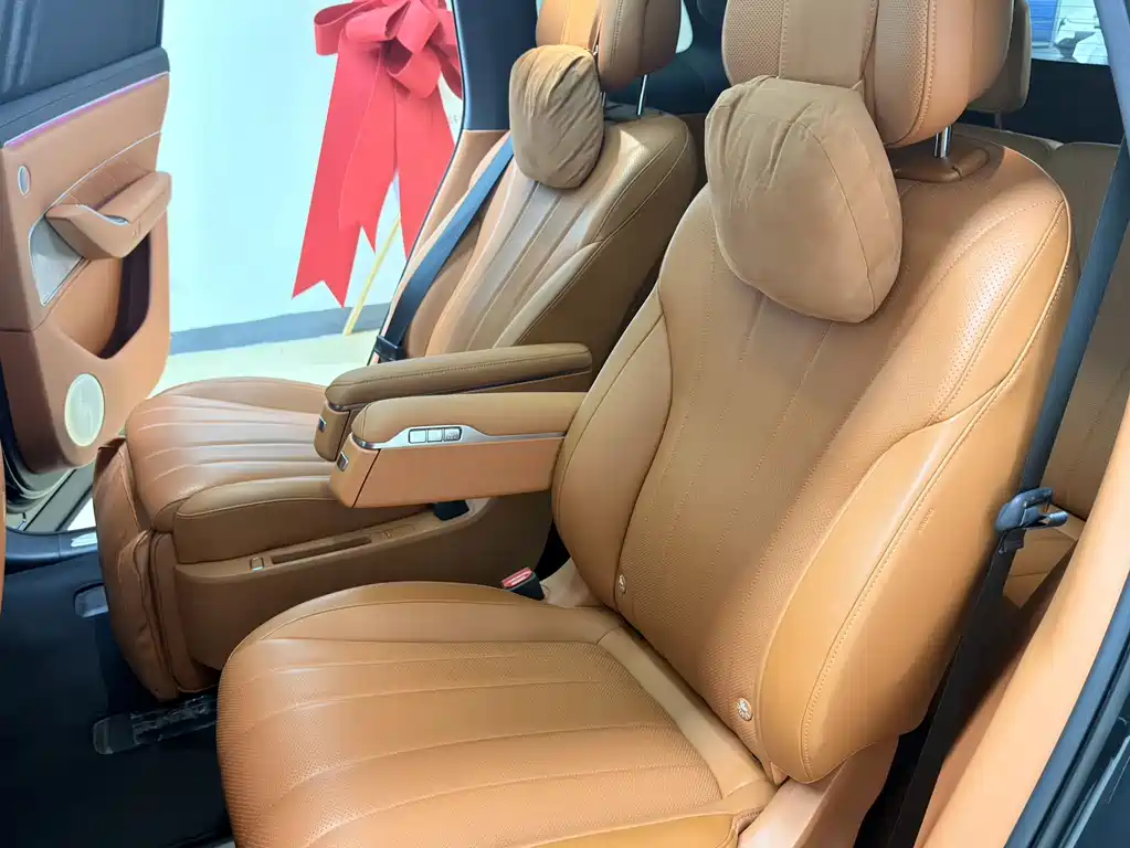 Aito M8 2025 Ultra 53.4kWh 6 мест (192 ）