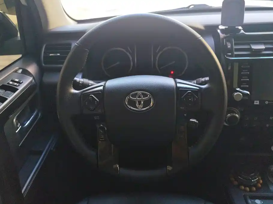 Toyota 4Runner — миниатюра 15